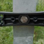 Barrette de palissage LONNEO pour fils sur un piquet en métal